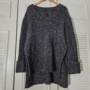 Athleta Black and Gray V-Neck Sweater